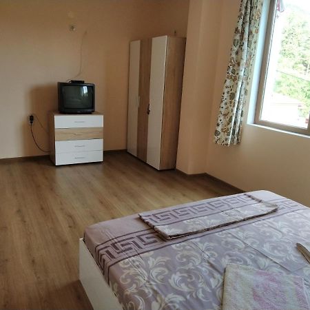 קלופר Guest House Proynovi מראה חיצוני תמונה