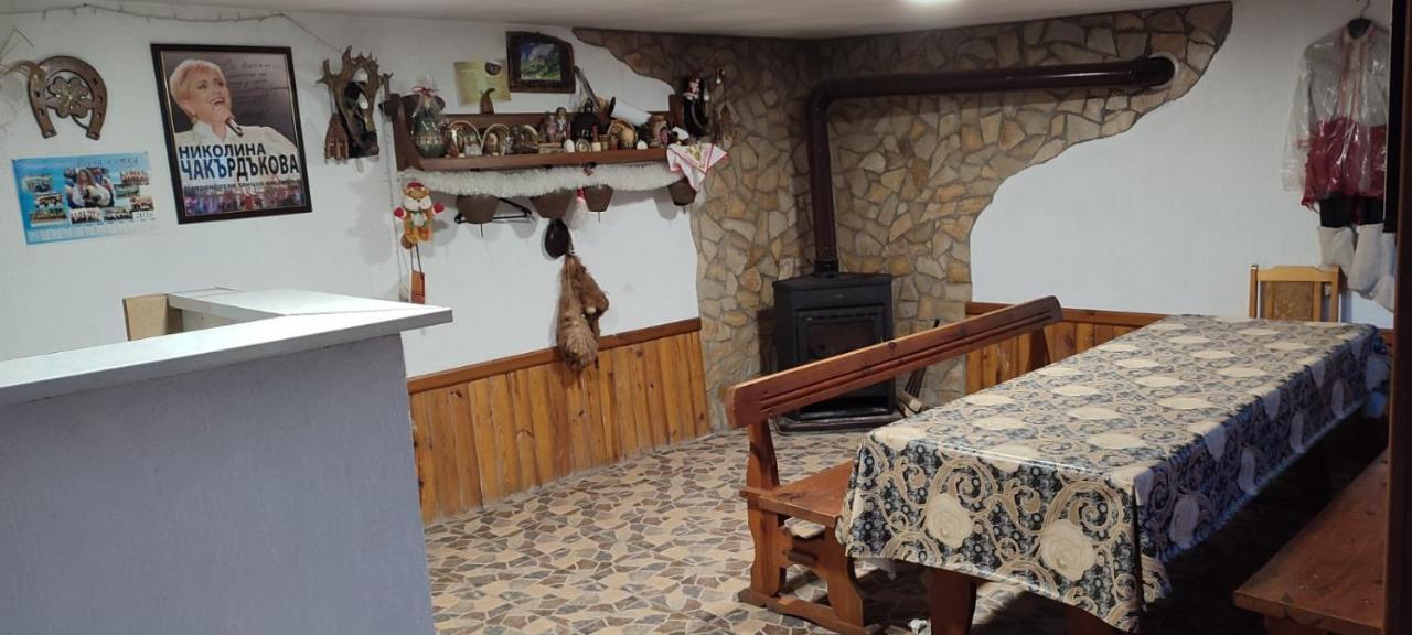 קלופר Guest House Proynovi מראה חיצוני תמונה